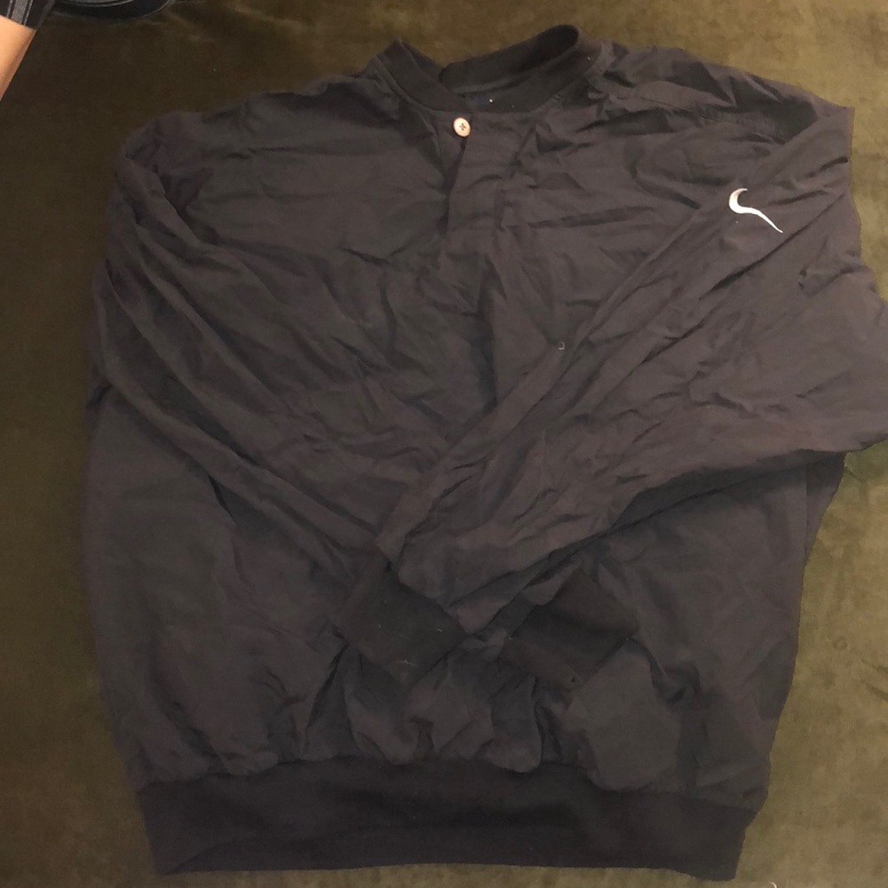 Nike windbreaker/sweatshirt.